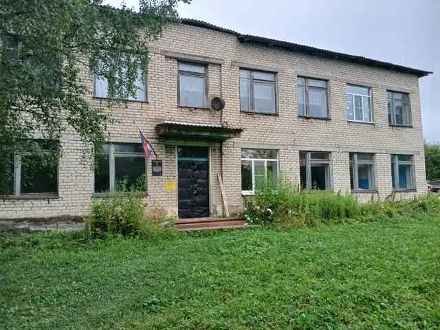 Нежилое здание с одновременным отчуждением земельного участка
