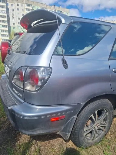 Легковой автомобиль универсал Lexus RX300, 2001 г.в., г/н T109ME124, VIN JTJHF10UX10221646, номер кузова JTJHF10UX10221646, номер двигателя 1172301, цвет серый. Начальная цена продажи 608 000 руб. Задаток 91250 руб.
