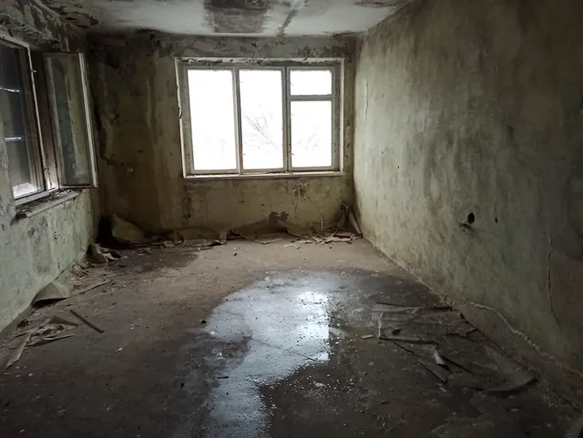 Административное здание, назначение: нежилое, площадью 1068,3 кв.м, количество этажей: 3, подземных: 1, с кадастровым номером 61:48:0030404:481, с земельным участком площадью: 575,00 кв.м, категория земель: земли населенных пунктов, вид разрешенного использования: административное здание с кадастровым номером 61:48:0030404:183,  местоположение: Российская Федерация, Ростовская область, г. Волгодонск, пер. Первомайский, д. 1а