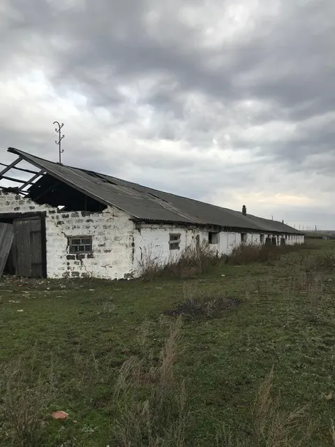 нежилое здание, 1-этажное, общей площадью 827,9 кв.м., с кадастровым номером 02:50:080301:27, с земельным участком, площадью 1894 кв.м., с кадастровым номером 02:50:080301:159, расположенных по адресу: Республика Башкортостан, Хайбуллинский район, с/с Федоровский, с. Федоровка