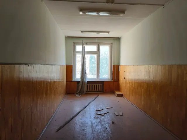 Нежилое помещение в стр. 1/1 Административно-бытового корпуса 3 этаж, 4 этаж, 5 этаж с кадастровым номером 40:26:000222:599, площадью 1178,2 кв.м, по адресу: Калужская обл., г. Калуга, ул. Советская, д. 20