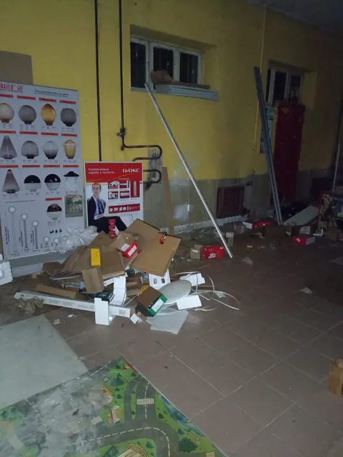 - нежилое помещение № 2 (кадастровый номер 48:20:0012503:1476) площадью 587,5 кв. метра, расположенное на 1 этаже и в подвале жилого дома по адресу: Липецкая обл., г. Липецк, ул. Гагарина, д. 63а