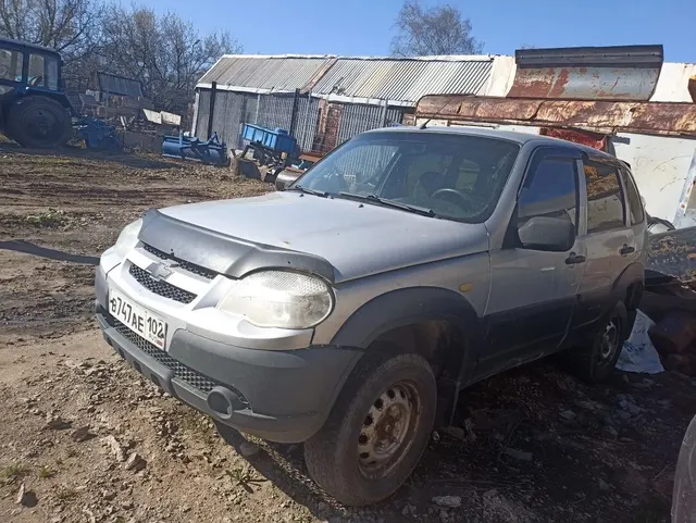 Автомобиль Шевроле Нива ВАЗ 2123