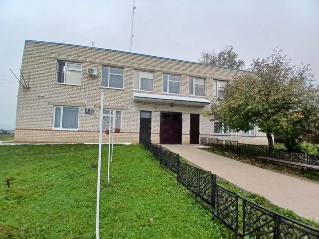 Муниципальное имущество Аликовского муниципального округа Чувашской Республики, расположенное по адресу: Российская Федерация, Чувашская Республика - Чувашия, м.о. Аликовский, с. Чувашская Сорма, ул. Советская, д. 26, в том числе: 1.1 земельный участок с кадастровым номером 21:07:220803:22, общей площадью 385 кв. м.; 1.2. Объекты недвижимого имущества: - здание конторы общей площадью 508 кв. м. с кадастровым номером 21:07:000000:897