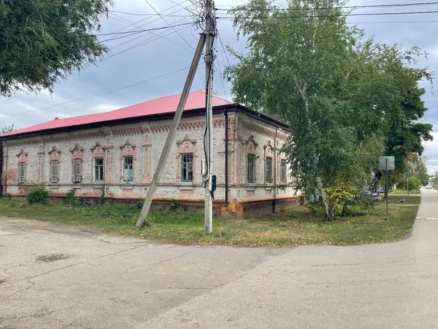 Продажа находящихся в фед. собственности объектов недвижимого имущества: здания площадью 174,8 кв. метра (кад. номер 64:44:050109:73), являющегося объектом культурного наследия местного (муниципального) значения,  а также здания площадью 96,5 кв. метра (кад. номер 64:44:050109:72), одновременно с земельными участками общей площадью 555 кв. метров (кад. номера 64:44:050109:285, 64:44:050109:286), адрес: Саратовская область, г. Маркс, Интернациональная площадь, д. 7.