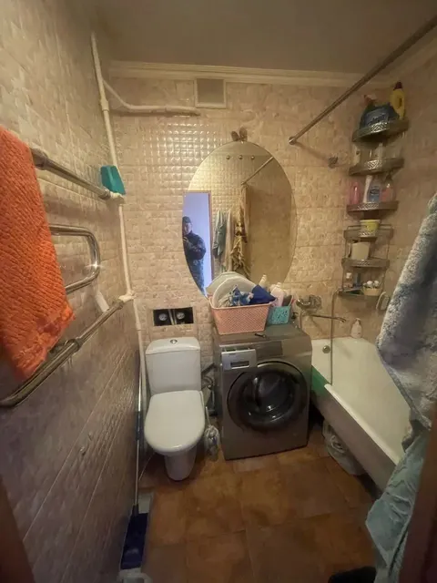 Квартира, назначение: жилое, этаж 4, площадь 48,8 кв.м., к/н 75:32:020137:333, по адресу: Забайкальский край, г.о. город Чита, г. Чита, ул. Гагарина, д. 17 кв. 13. Квартира имеет 3 комнаты, на полу линолеум, стены и потолок окрашены, квартира угловая, на окнах и балконе пластик