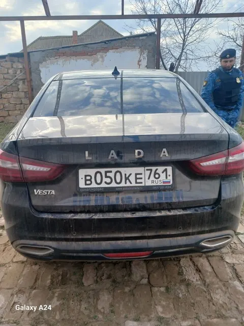 Легковой автомобиль Lada Vesta, 2024 г.в., г/н В050КЕ761, VIN XTAGFL110R0792475, черного цвета, со слов должника транспорт исправен, на переднем бампере справа имеется небольшое повреждение, отсутствует заглушка, в залоге, должник Амаров С.И., (Поручение ТУ Росимущества в РО от 19.08.2026 № 61-1323-У). Адрес (местоположение): Ростовская область, Зимовниковский район, п. Красностепной, ул. Первомайская, 39.
