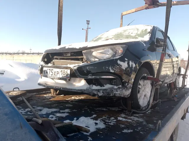 Автомобиль марки "Лада Гранта", г.р.з. К 475 ХР 186, 2022 г.в., ключ от автомобиля, брелок от сигнализации. ТС обременено ЗАЛОГОМ, который остается на имуществе, согласно ГК РФ (покупатель оплачивает залог самостоятельно). Ограничения ФССП на регистрационные действия. (ключи и документы отсутствуют, техническое состояние не проверялось, пробег не известен). Имущество продается в том виде, в каком оно есть, в случае продажи возврату/обмену не подлежит. З