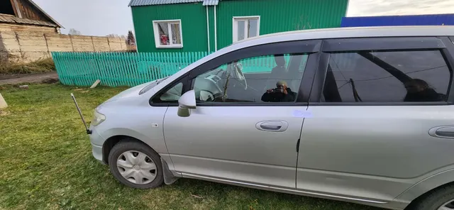 Легковой автомобиль Honda AIRWAVE, 2006 г.в., г/н Т180МК124, VIN отсутствует, № кузова GJ1-1041807, цвет серый. Идентификационные номера не сверялись, рабочее состояние не проверялось, ключи и документы в наличии, автомобиль закрыт. Должник Роговицкая С.Н. Обременения: Залог, запреты на рег. действия. Начальная цена продажи 428400,00 руб. Задаток 65000,00 руб. (пор. 2063)