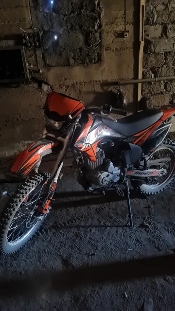 Мотоцикл марки «TNLMOTO» модели JHL MX 2024 г.в., без государственного регистрационного номера.