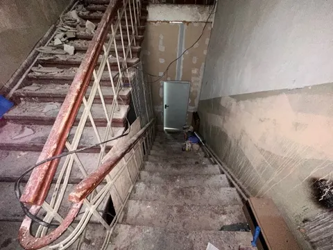 Нежилое помещение площадью 134,1 кв.м., с кадастровым номером 37:11:040101:1200, расположенного по адресу: Ивановская область, р-н. Палехский, п. Палех, ул. Зиновьева, д. 1