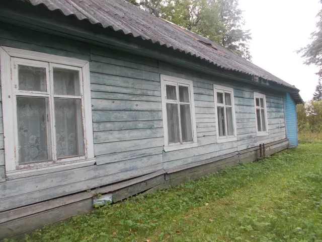 Нежилое здание (контора лесничества Новорахинское), площадь 91,3 кв.м; земельный участок, площадь 3356 кв.м, расположенные по адресу:  Новгородская область, м.о. Крестецкий, д. Новое Рахино, д. 1