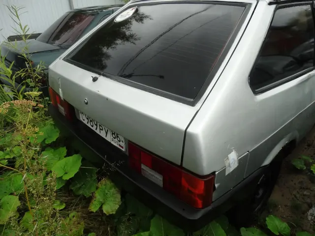 Автомобиль марки  ВАЗ 2108, цвет серебристый, ГРЗ С 989 РУ 86, VIN XTA210800G0063234, г/в 1986 (ключи и документы отсутствуют, техническое состояние не проверялось, пробег не известен). Имущество продается в том виде, в каком оно есть, в случае продажи возврату/обмену не подлежит. За скрытые дефекты имущества Продавец ответственности не несет.
