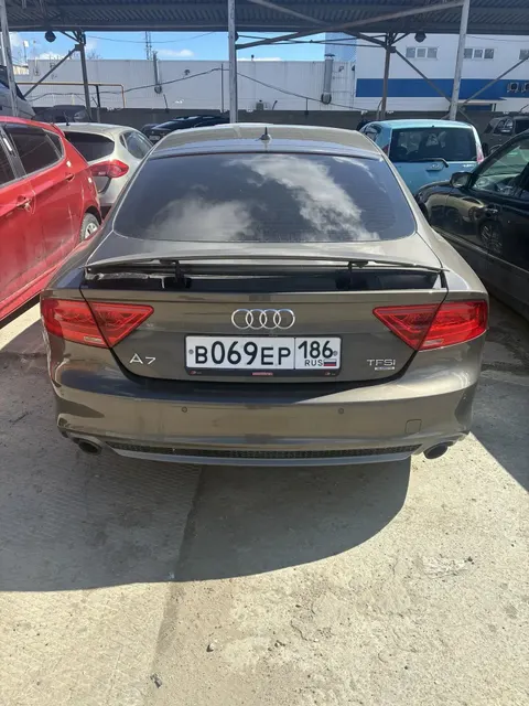 Автомобиль марки "АудиА7" г.р.з. В069ЕР186, VIN XW8ZZZ4GXEG038542, г/в 2003  ТС обременено ЗАЛОГОМ. По общему правилу при переходе права собственности залог сохраняется в соответствии со ст. 353 ГК РФ; приобретатель имущества приобретает права и несет обязанности залогодателя. Риски, связанные с сохранением залога и возможностью обращения взыскания на предмет залога, несет приобретатель. ТС имеет огр-я ФССП на рег-е де-я (ключи и документы отсутствуют, техническое состояние не проверялось.