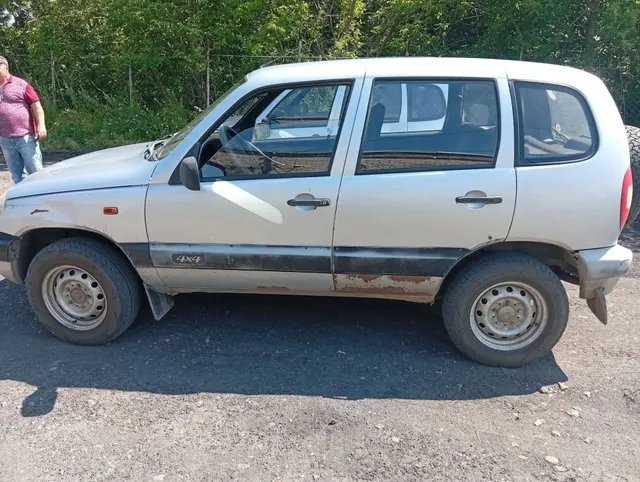 Легковой автомобиль CHEVROLET NIVA 212300