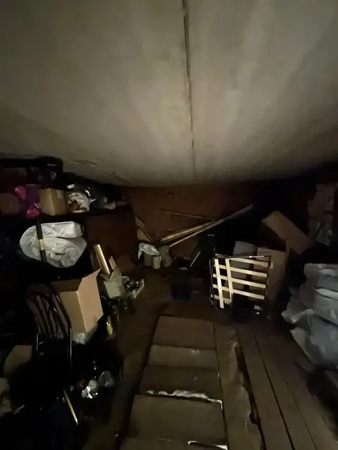 1/3 доли на гараж, площадь 32,4 кв.м., кад.№ 16:46:070102:389, расположенный по адресу: 423232, РТ, Бугульминский район, г. Бугульма, Гараж в районе Маслосырбазы (Поручение 1676/1,должник   Тимина М.М.). Начальная стоимость 446 100,00 рублей.