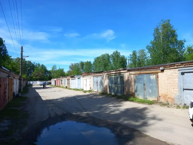 Нежилое здание - гараж, площадью 23,4 кв.м., кадастровый номер: 74:26:1103008:326, реестровый номер: П12740018357, по адресу: Челябинская обл., р-н Пластовский, г. Пласт, ул. Мелиораторов, гараж 139. Целевое назначение: нежилое.
