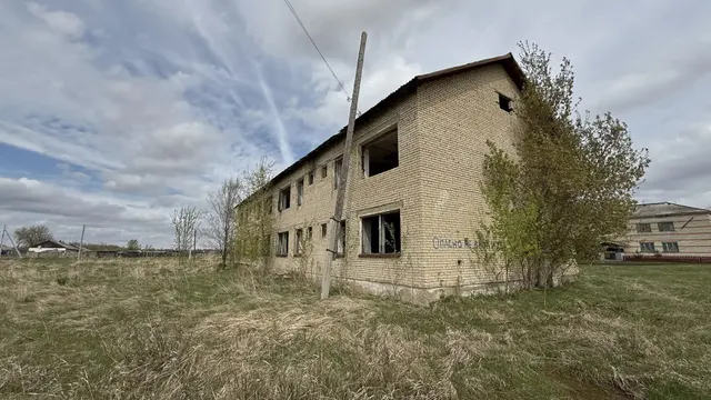 Нежилое здание, назначение: нежилое, площадь 426,8 кв.м., кадастровый номер 45:01:020601:453, количество этажей 2, в том числе подземных 0, адрес (местоположение) объекта: Российская Федерация, Курганская область, муниципальный округ Альменевский, муниципальный округ Альменевский, село Малышево, ул. Центральная, д. 5