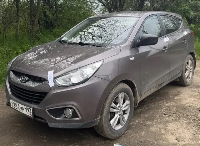 Д-к Фаустов С.В. А/м HYUNDAI IX 35, г/в 2012, г/н Т284МР193, VIN TMAJT81BADJ374992. Обременение:залог,арест, н/ц 1 071 500,00 руб., з-к 214 300,00 руб., ш/а 10 715,00 руб.