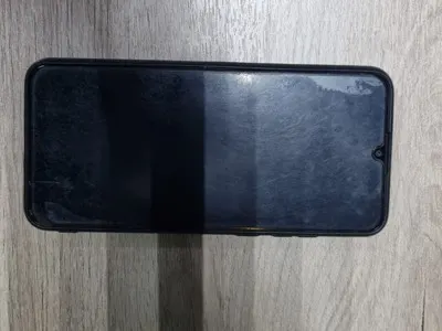 Сотовый телефон HONOR, сотовый телефон Tecno CK7n Camon20Pro, зарядное устройство отсутствует,  рабочее состояние не проверялось.  Находится Красноярский край, г. Лесосибирск.(807,1117/25)