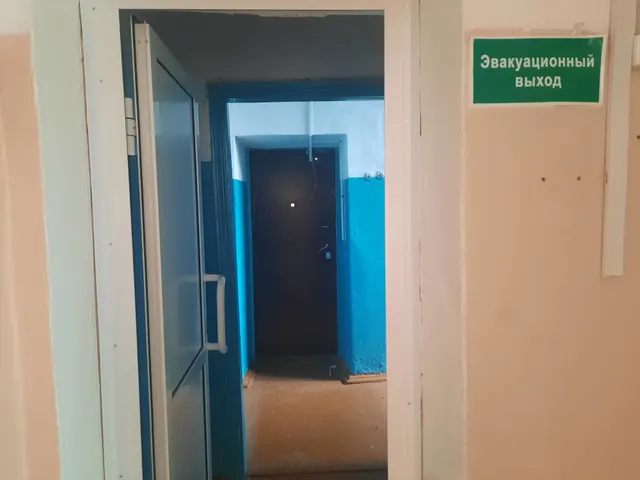 Здание школы, расположенное по адресу: Забайкальский край, п. Горный, ул. Таежная. д. 47