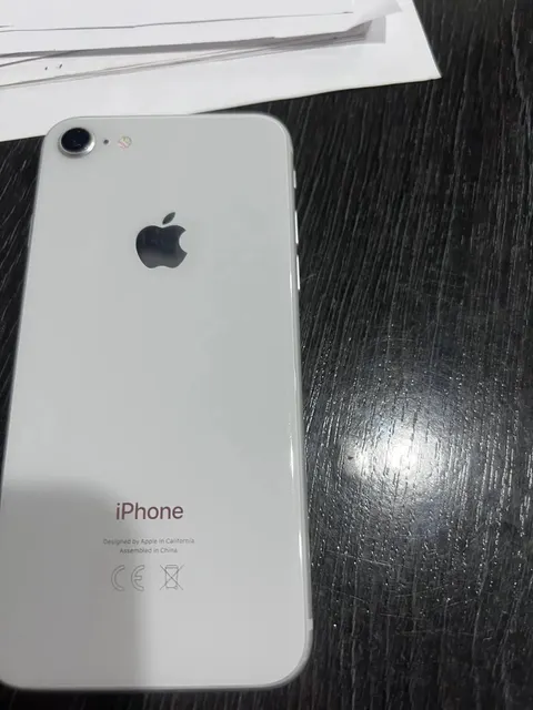 Мобильный телефон  "Iphone 8" 1 Штука (шт)