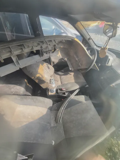Автомобиль ВАЗ 21102 г.р.з. А 759ВС172, цвет серый. ТС имеет ограничения ФССП на регистрационные действия (ключи и документы отсутствуют, техническое состояние не проверялось, пробег не известен). Имущество продается в том виде, в каком оно есть, в случае продажи возврату/обмену не подлежит. За скрытые дефекты имущества Продавец ответственности не несет.