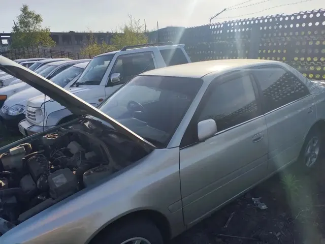 Автомобиль марки «TOYOTA CARINA»  номер кузова AT2120064159