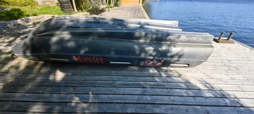 Маломерное судно марки River 350, регистрационный номер Р70-48МН, заводской номер 1627, 2007 года постройки, подвесной лодочный мотор отсутсвует. Работоспособность не проверялась. Расположенный по адресу: Мурманская обл., Кольский р-н, 29 км автодороги Кола-Верхнетуломский, б/о «Андромеда». Должник Задворный Ю.В.