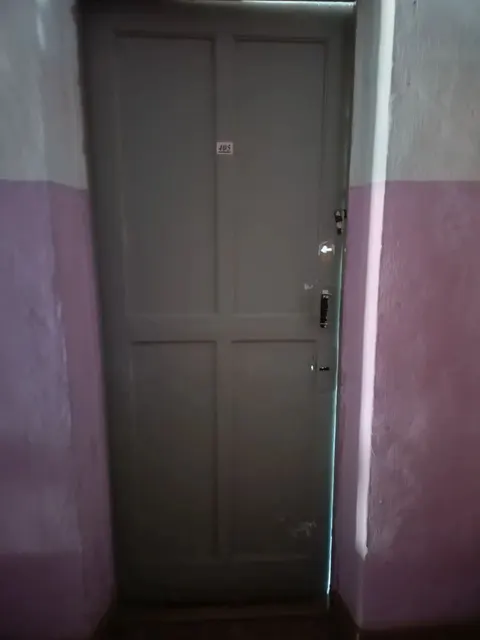Нежилое помещение, общей площадью 17,0 кв.м., расположенное по адресу: Свердловская область, г. Асбест, пр-т имени В.И. Ленина, здание 29, 4 этаж, номер на поэтажном плане согласно техническому паспорту: № 23. Нежилое помещение находится на четвертом этаже в здании учебного корпуса, год постройки здания: 1967 г., материал стен: кирпич, количество этажей: 5; помещение электрифицировано, имеет теплоснабжение. Кадастровый номер здания, в котором находит помещение: 66:34:0502029:556
