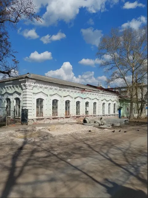 Нежилое административное здание - «Здание школы № 6, которую инспектировал в 1885 г. И.Н. Ульянов», площадью 676,4 кв.м., кадастровый номер 21:03:010513:103, расположенный по адресу: Чувашская Республика, м.о. Алатырский, г. Алатырь, ул. Комсомола, д. 6