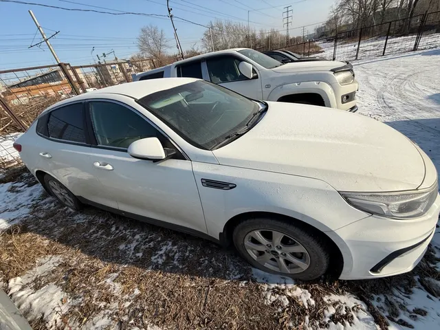 Легковой автомобиль седан KIA JF OPTIMA, 2019г.в., г/н O465ХУ750, VIN XWEGT411BL0012944, номер кузова XWEGT411BL0012944, номер двигателя KH021368, цвет жёлтый серый. Начальная цена продажи 1 547 000 руб. Задаток 232080 руб.