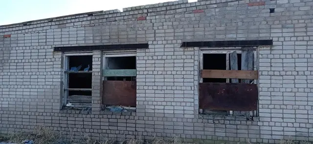 нежилое здание с земельным участком по адресу: Ярославская область, Первомайский муниципальный округ, д.Костромка, ул.Садовая, д. 9
