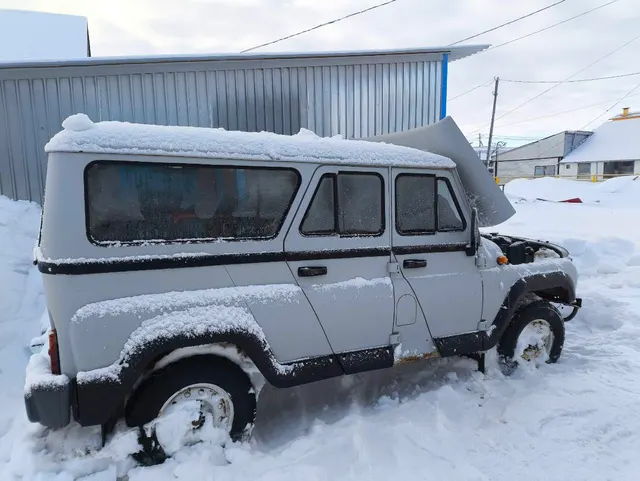Автомобиль УАЗ-3153