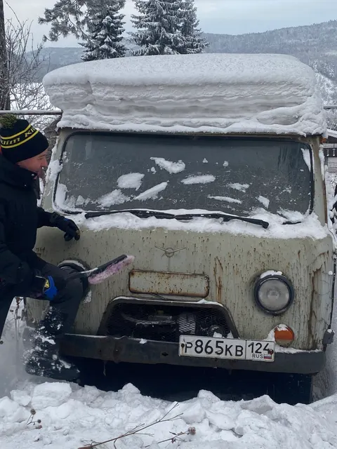 (повторные торги) Грузовой автомобиль УАЗ-390945, 2012 г.в., г/н Р865КВ124, VIN XTT390945C0460170, № шасси (рамы) 330360С0481462, цвет белая ночь. Идентификационные номера не сверялись, рабочее состояние не проверялось, ключи и документы отсутствуют, автомобиль закрыт. Должник ООО «СИБПРОМИНВЕСТ». Обременения: Арест, запреты на рег. действия.  Начальная цена продажи 424065,00 руб. Задаток 64000,00 руб. (пор. 1787)