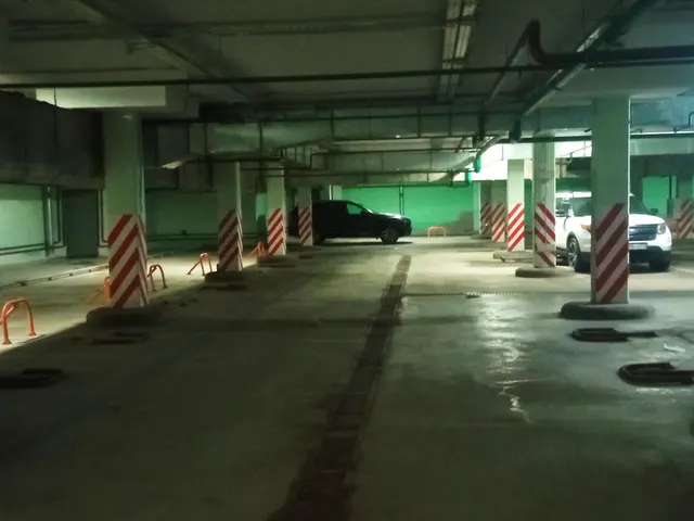 Продажа имущества, находящегося в собственности города Москвы, нежилое помещение по адресу: г. Москва, ул. Новые Сады 6-я, д. 2, машино-место 28 общей площадью 17,9 кв. м, кадастровый номер: 77:07:0015005:21368