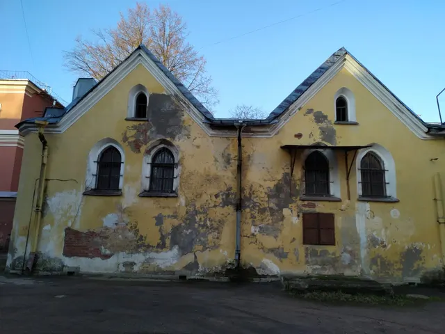 Аукцион на повышение на право заключения договора аренды нежилых помещений общей площадью 322,40 кв.м, расположенных по адресу:Санкт-Петербург г, Петергоф г, Санкт-Петербургский пр-кт, дом № 15, литера Д