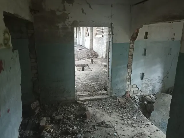 Здание  по адресу: Ярославская   область,   муниципальный район Мышкинский, сельское поселение Охотинское, село Охотино, улица Труда, дом 20, 
 количество этажей: 3, в том числе подземных 0, площадью 427,4 кв.м, кадастровый № 76:07:010101:643,  с земельным участком,  по адресу:   Ярославская область, муниципальный район Мышкинский,   сельское поселение Охотинское, село Охотино,  улица Труда,  земельный участок 20., кадастровый № 76:07:070101:53, площадью 1605,0 кв.м