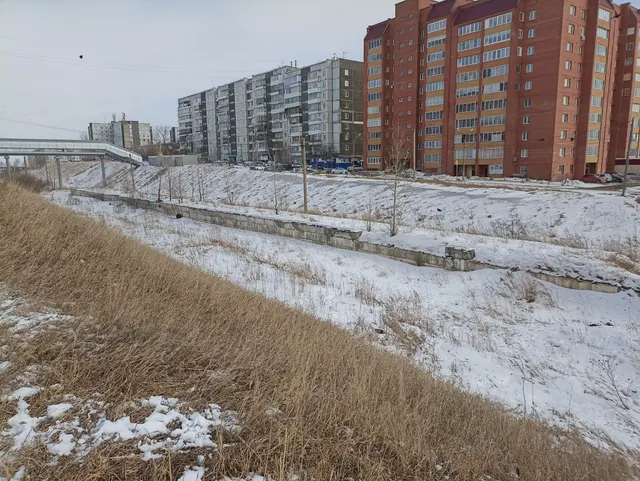 Площадка железнодорожного перрона