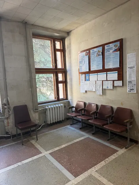 Часть холла 1-го этажа нежилого административного здания, расположенного по адресу: Российская Федерация,        Луганская Народная Республика, городской округ город Луганск, город Луганск, квартал Ленинского Комсомола, дом 11, площадью 2,0 кв.м, кадастровый номер 95:19:0101024:834