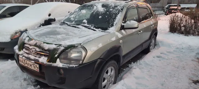 Автомобиль HYUNDAY TUCSON, г/н Н434КМ124, 2004 г.в., VIN KMHJN81DP5U104117, двигатель № 4185742, цвет серый. Рабочее состояние, и комплектность автомобиля не проверялось. Находится в г. Красноярск, данное имущество обращено в доход государства. Повторная публикация в связи с отказом покупателя. (Документы, ключи отсутствуют) (2448/25)