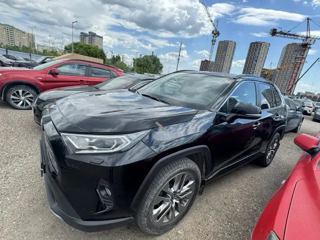 Легковой универсал TOYOTA RAV4, 2021 г.в., г/н К233ТН716; VIN XW7D43FV60S038307. (Поручение 1769, должник ООО "Комплексное Энергоразвитие Инжиниринг"). Начальная стоимость 2 864 700,00 рублей.