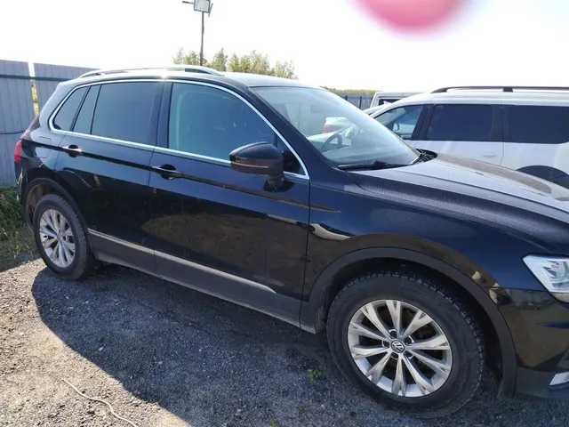 Автомобиль Фольксваген Тигуан, г.р.з. М 631 КХ 186, VIN XW8ZZZ5NZKG213976, г/в 2018  ТС имеет ограничения ФССП на регистрационные действия (ключи и документы отсутствуют, техническое состояние не проверялось, пробег не известен). Имущество продается в том виде, в каком оно есть, в случае продажи возврату/обмену не подлежит. За скрытые дефекты имущества Продавец ответственности не несет.