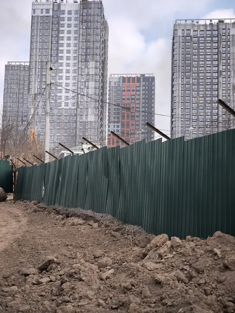 Право заключения договора купли-продажи особо ценного движимого имущества: забор металлический (инвентарный номер 41011200002883), расположенный по адресу: г. Владивосток, ул. 2-я Поселковая, 1а
