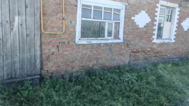 Объект недвижимого имущества: жилой дом, (жилое помещение признано непригодным для проживания), расположенный по адресу: Омская область, Саргатский район, р.п. Саргатское, ул. 40 лет, д. 40, кв. 2 площадью 29 кв.м., кадастровый номер 55:24:050219:125, вид разрешенного использования: дом блокированной застройки, 1990 год завершения