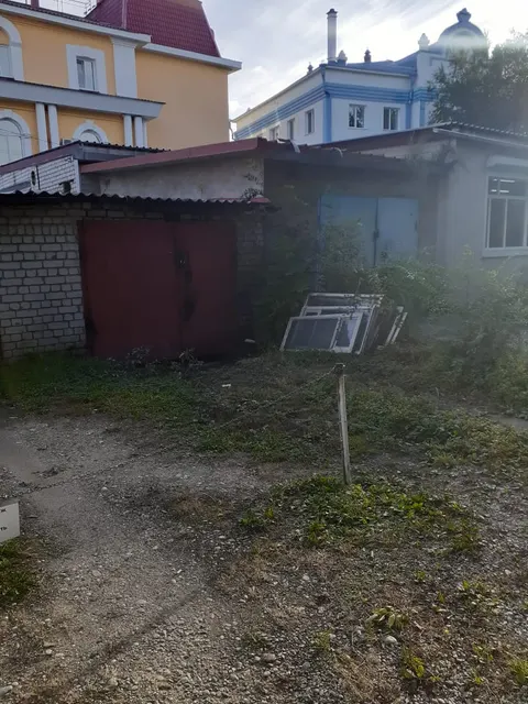 Индивидуальный гараж, назначение:  нежилое,  общей площадью 24 кв.м, кадастровый номер 28:01:130085:788, расположенный по адресу: г. Благовещенск, квартал 85. Продажа объекта осуществляется одновременно с отчуждением земельного участка, общая площадь 24 кв.м, кадастровый номер 28:01:130085:34. Рыночная стоимость земельного участка–131 208 (сто тридцать одна тысяча двести восемь) рублей, НДС не облагается, и не включается в цену продажи лота,подлежит оплате в соответствии  с условиями договора