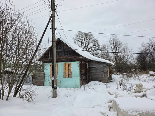 Нежилое здание вместе с земельным участком, расположенное по адресу: Ярославская обл., г. Углич, ул. Шаркова, д. 58а