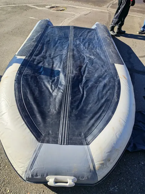 Надувная лодка GLADIATOR B370