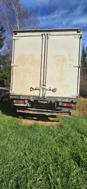Грузовой фургон 672520, 2006 г.в., г/н Х842РР124, VIN X4P67252060000024, № кузова 1963791, цвет светлая дымка. Идентификационные номера не сверялись, рабочее состояние не проверялось, ключи и документы отсутствуют, автомобиль закрыт. Должник Гаврилычева К.В. Обременения: Залог, запреты на рег. действия. Начальная цена 927350,00 руб. Задаток 140000,00 руб. (пор. 2096)