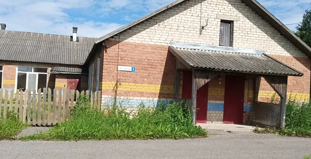 Нежилое здание с земельным участком по адресу: Ярославская область, Первомайский район, д.Игнатцево, ул.Луговая, д.1
